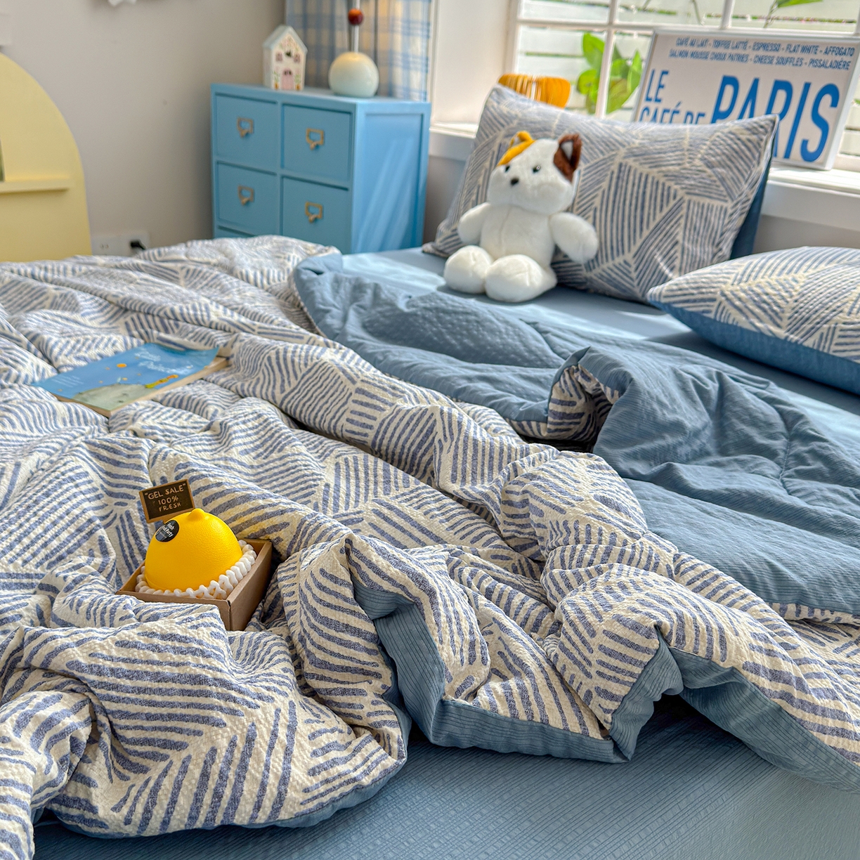 91家纺网 家纺一手货源 找家纺 玉海棠家纺 2026新款云感泡芙棉夏被空调被夏凉被四件套 蓝白织序