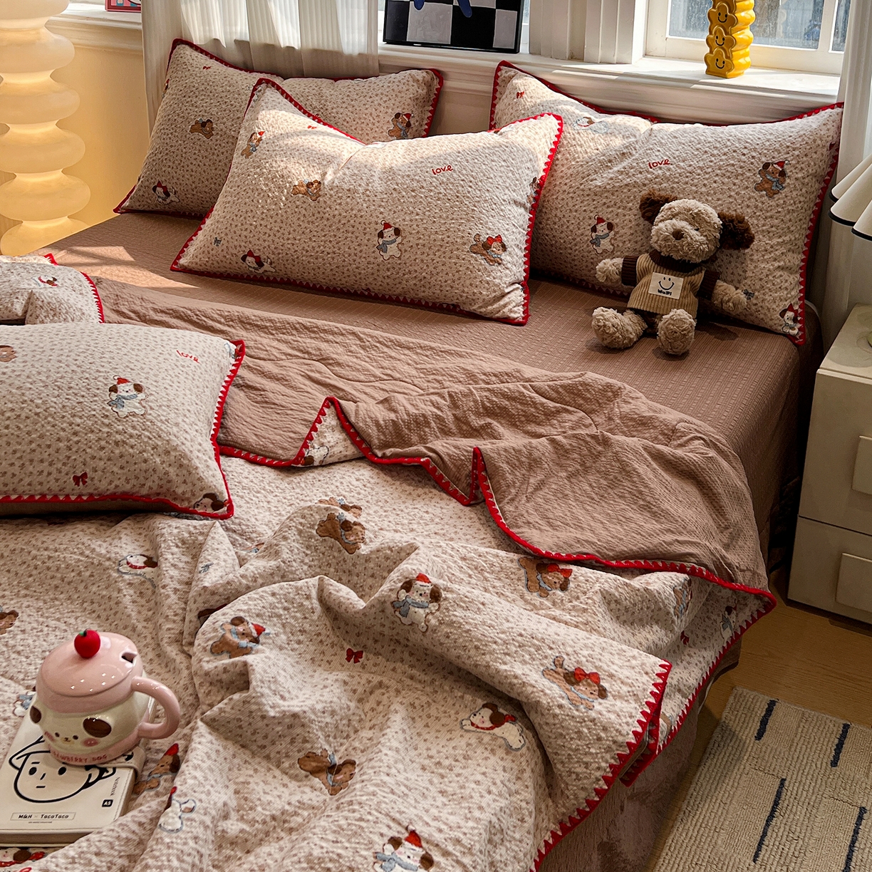 91家纺网 家纺一手货源 找家纺 仟网汇 2026新款三角针贝壳边泡芙纱夏被四件套 三角针夏被-欢乐时光