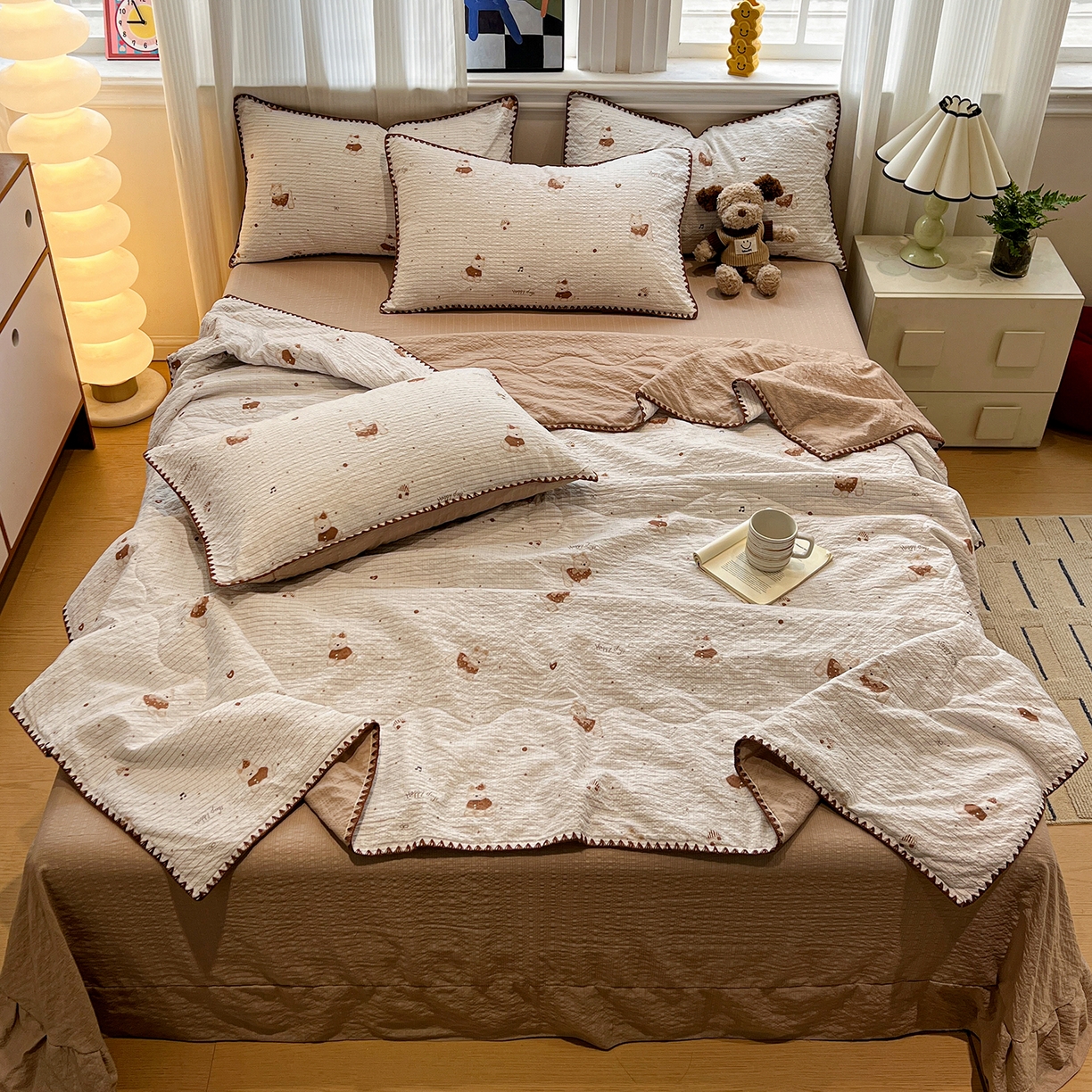 91家纺网 家纺一手货源 找家纺 仟网汇 2026新款三角针贝壳边泡芙纱夏被四件套 三角针夏被-欢乐修狗