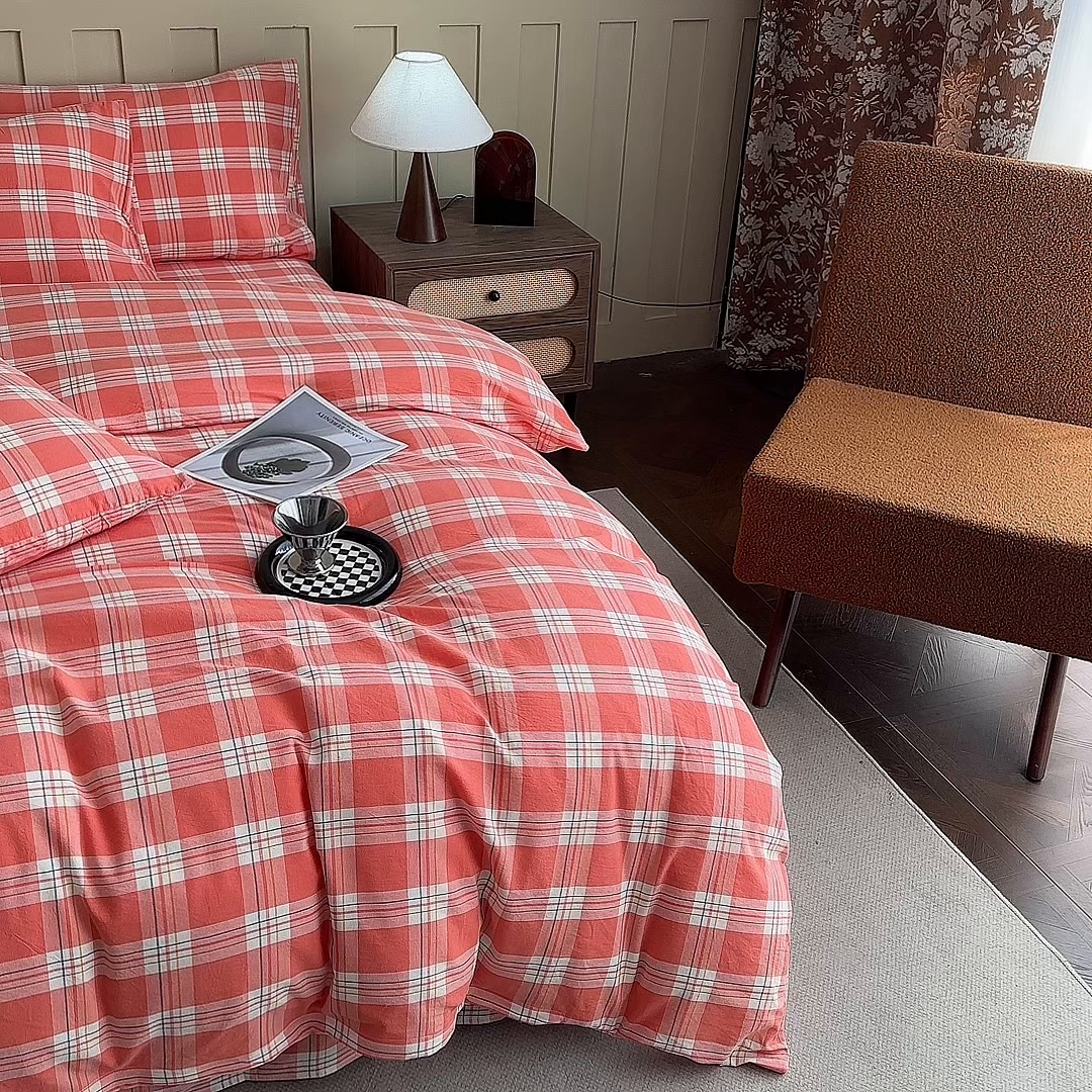 91家纺网 家纺一手货源 找家纺 蓝梦 2026新款全棉纯棉色织水洗棉简约四件套-大格 桃粉