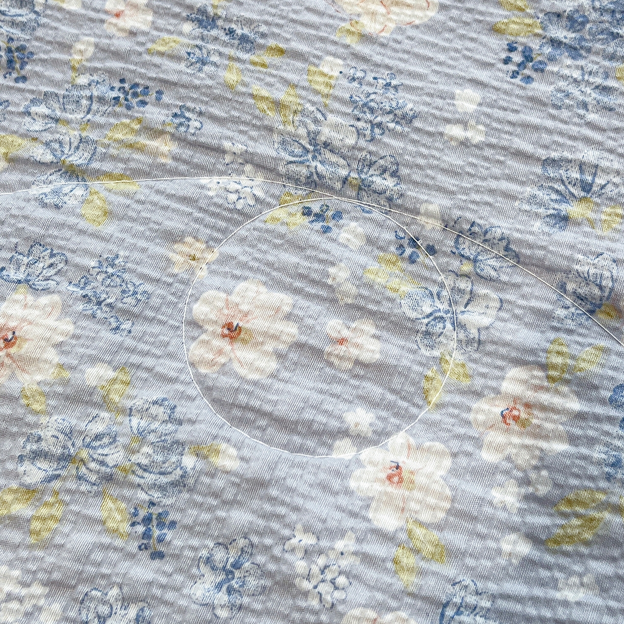 91家纺网 家纺一手货源 找家纺 仟网汇 2026新款三角针贝壳边泡芙纱夏被四件套 三角针夏被-蓝樱