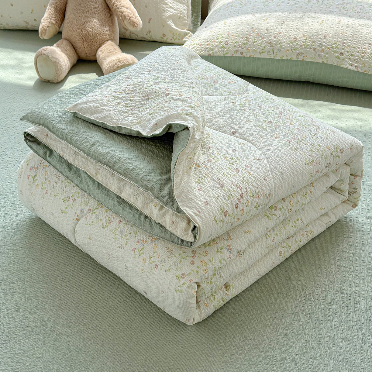 91家纺网 家纺一手货源 找家纺 玉海棠家纺 2026新款云感泡芙棉夏被空调被夏凉被四件套 浅夏