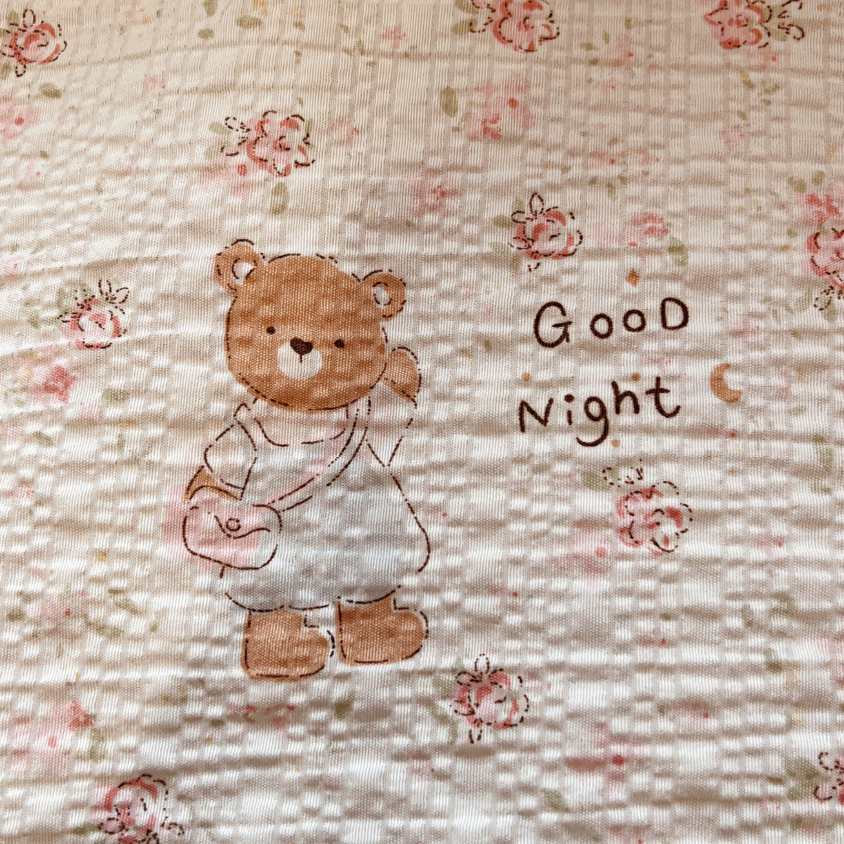 91家纺网 家纺一手货源 找家纺 仟网汇 2026新款三角针贝壳边泡芙纱夏被四件套 三角针夏被-浪漫满屋