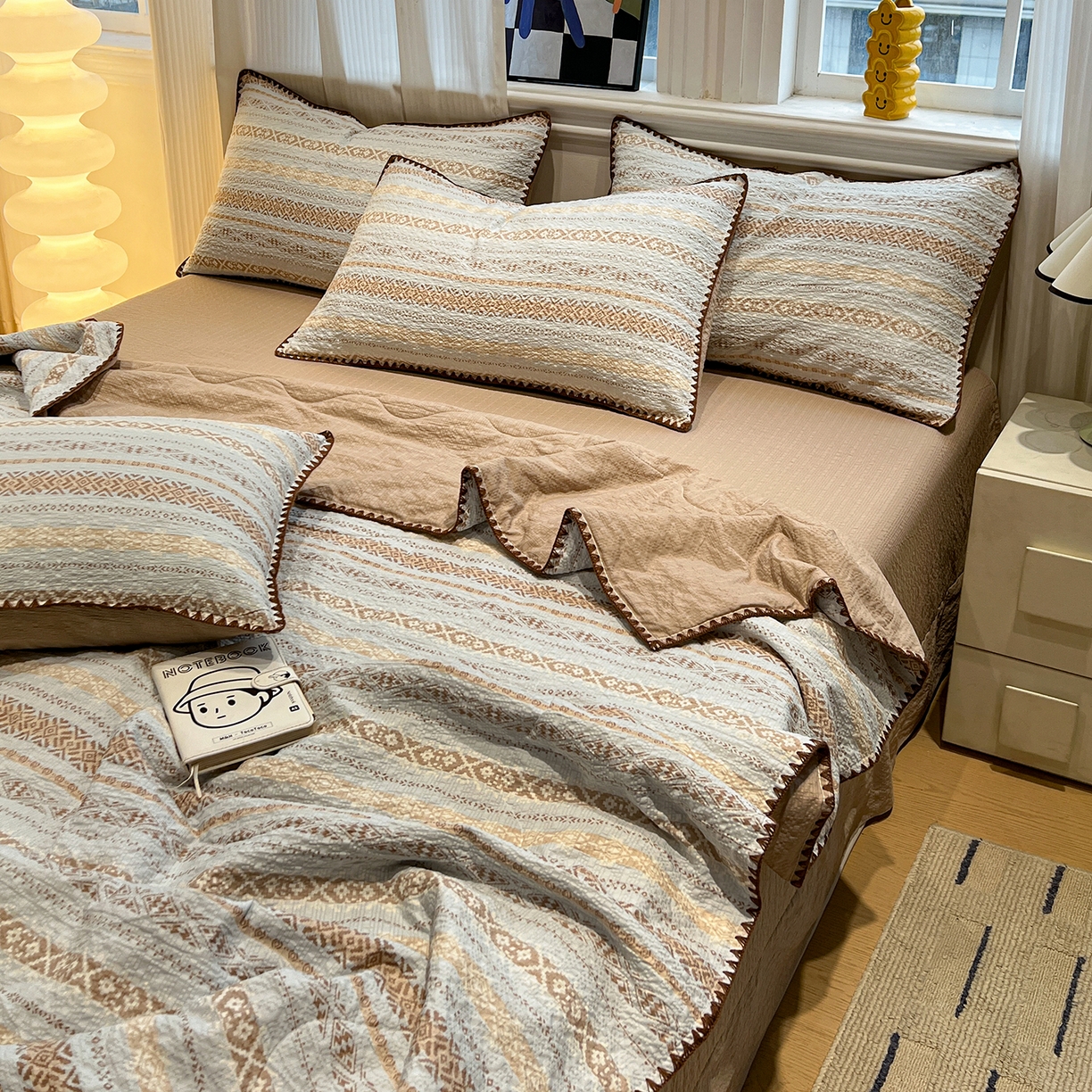 91家纺网 家纺一手货源 找家纺 仟网汇 2026新款三角针贝壳边泡芙纱夏被四件套 三角针夏被-米希娅