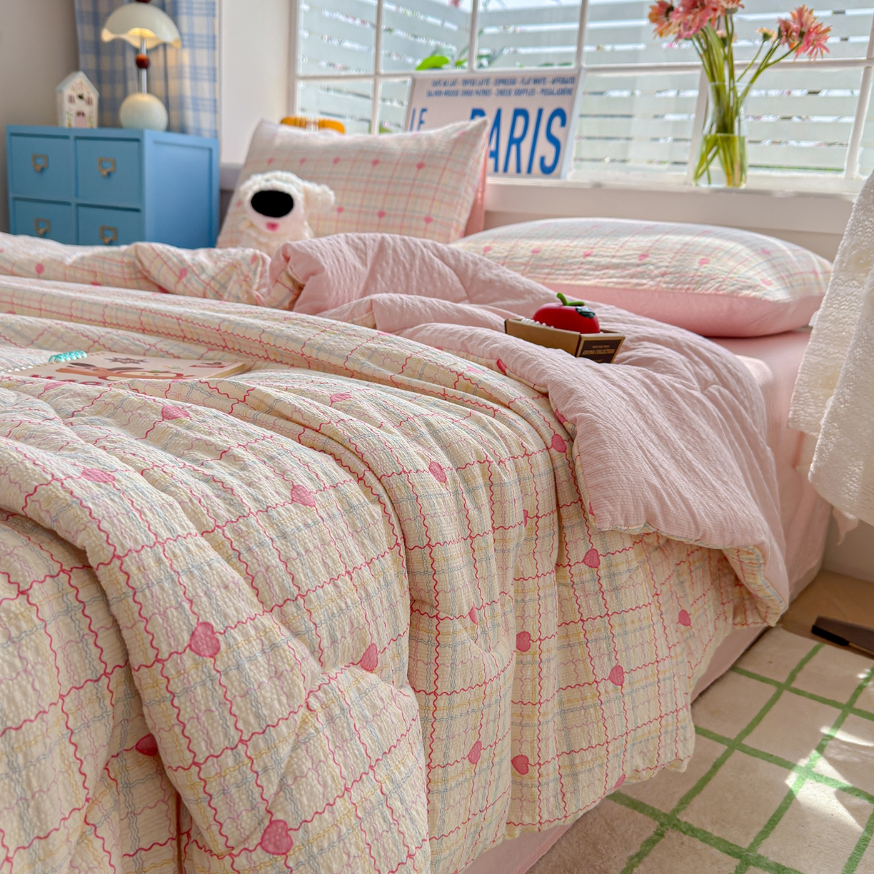 91家纺网 家纺一手货源 找家纺 玉海棠家纺 2026新款云感泡芙棉夏被空调被夏凉被四件套 心遇格纹