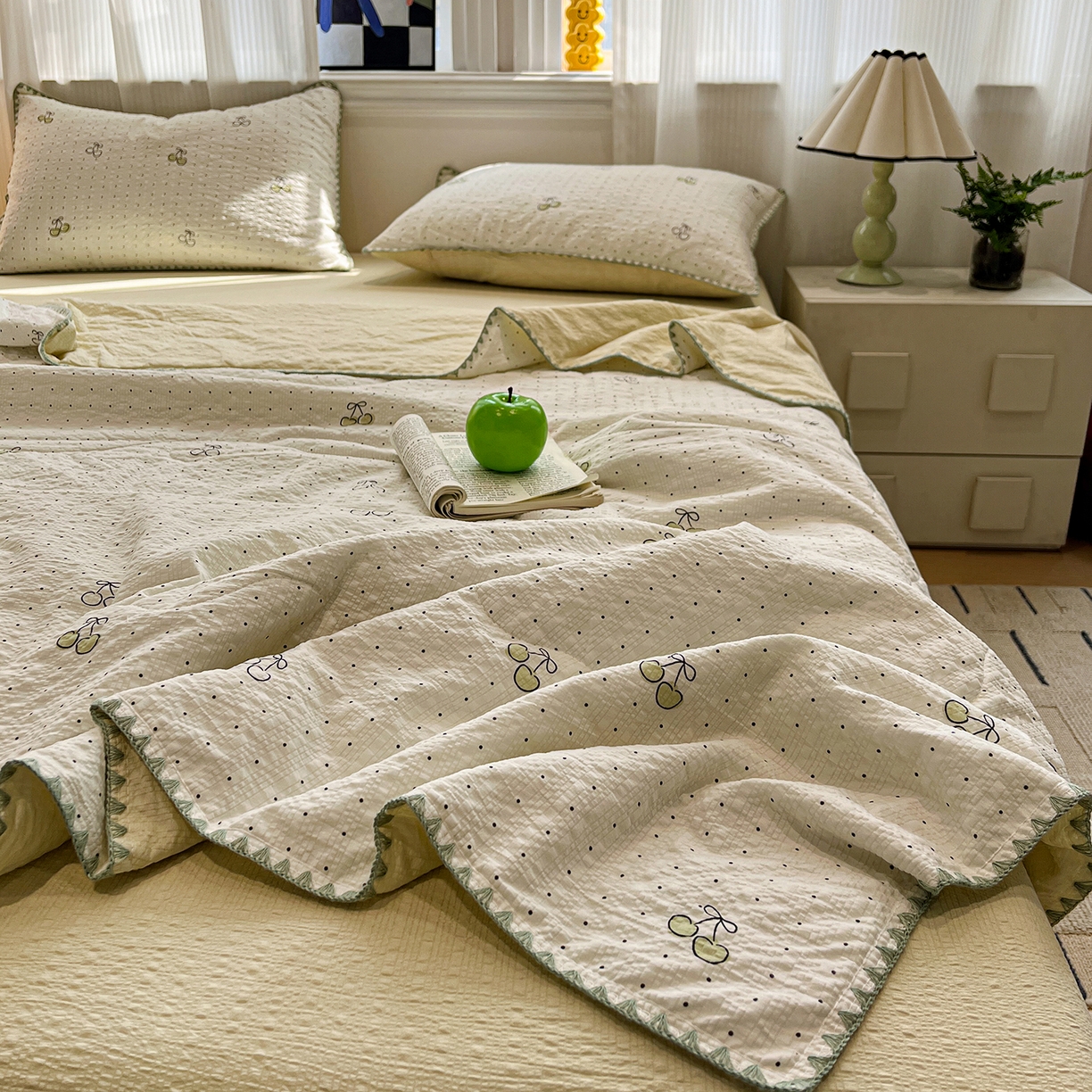 91家纺网 家纺一手货源 找家纺 仟网汇 2026新款三角针贝壳边泡芙纱夏被四件套 三角针夏被-青色樱桃