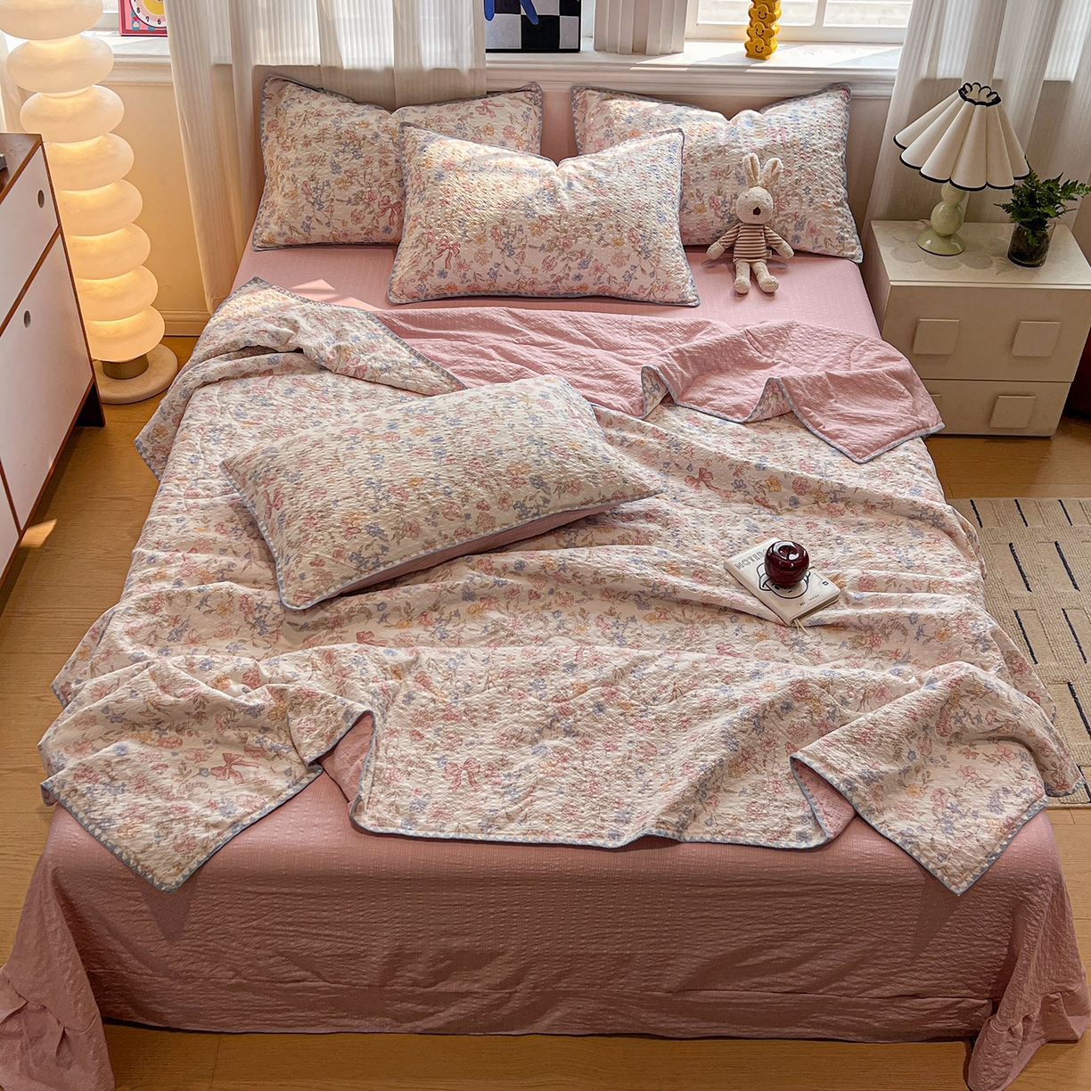 91家纺网 家纺一手货源 找家纺 仟网汇 2026新款三角针贝壳边泡芙纱夏被四件套 三角针夏被-诗意柔