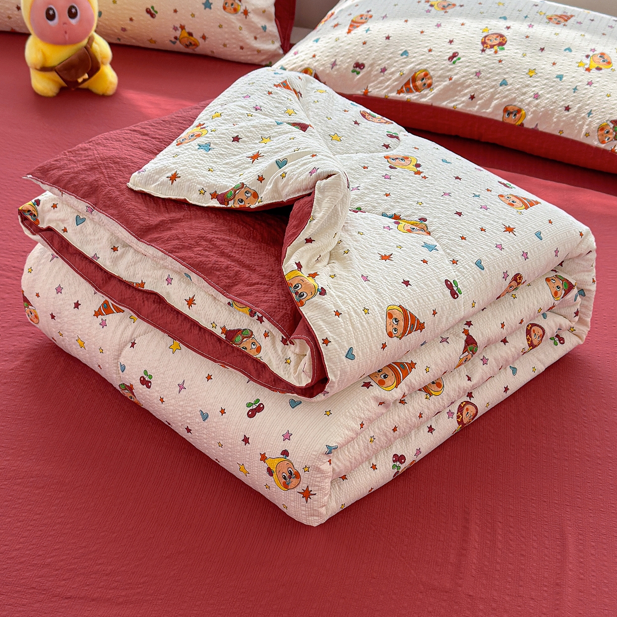 91家纺网 家纺一手货源 找家纺 玉海棠家纺 2026新款云感泡芙棉夏被空调被夏凉被四件套 星梦樱桃