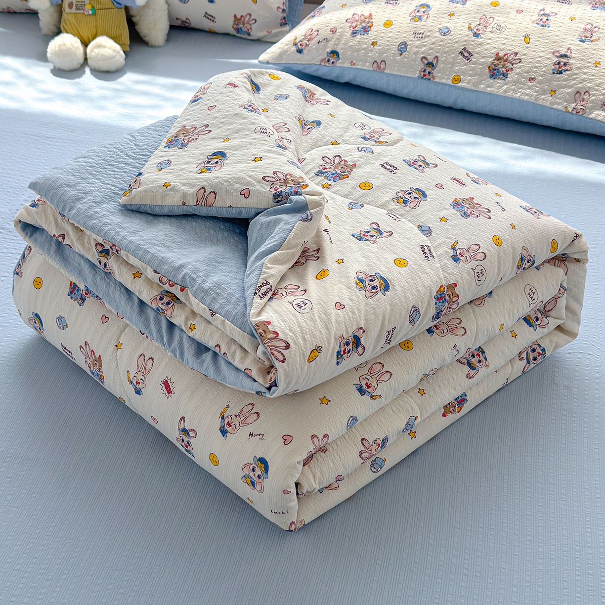 91家纺网 家纺一手货源 找家纺 玉海棠家纺 2026新款云感泡芙棉夏被空调被夏凉被四件套 星兔