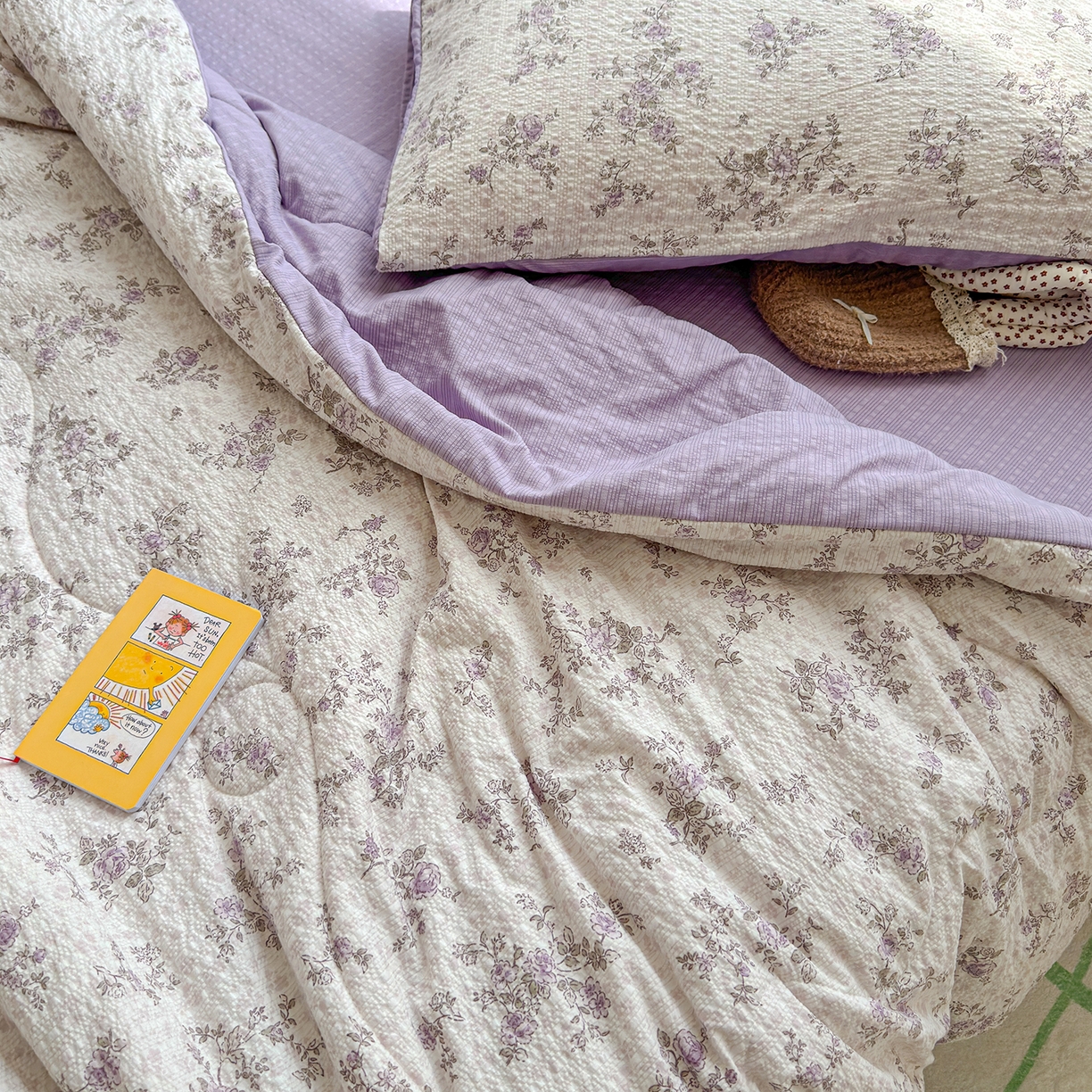 91家纺网 家纺一手货源 找家纺 玉海棠家纺 2026新款云感泡芙棉夏被空调被夏凉被四件套 紫黛花语