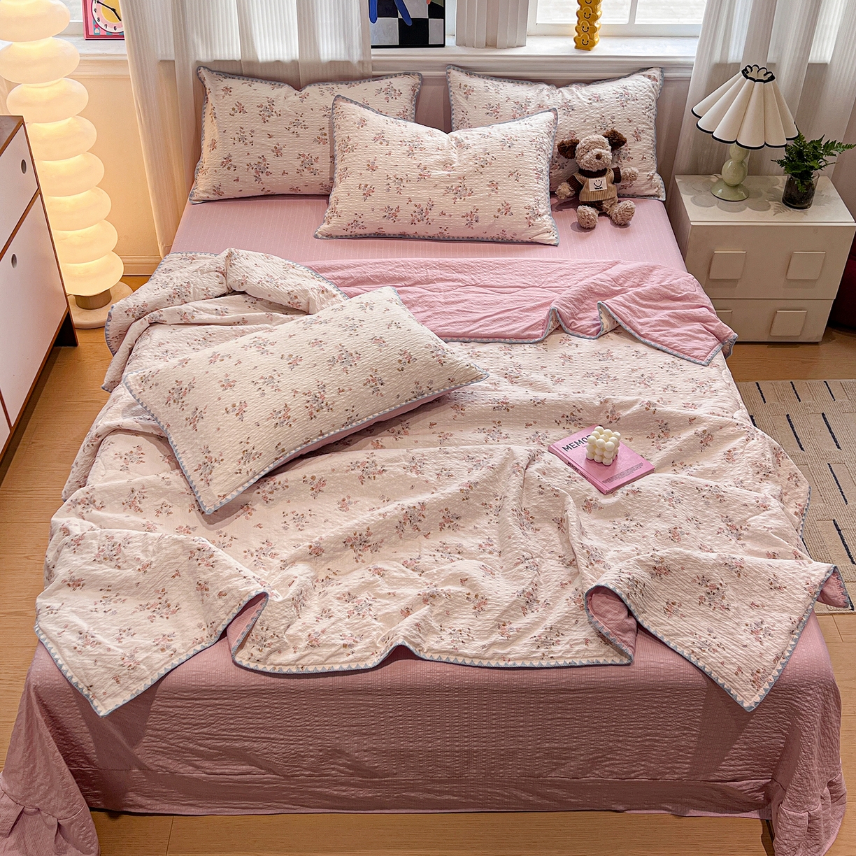 91家纺网 家纺一手货源 找家纺 仟网汇 2026新款三角针贝壳边泡芙纱夏被四件套 三角针夏被-紫花楹