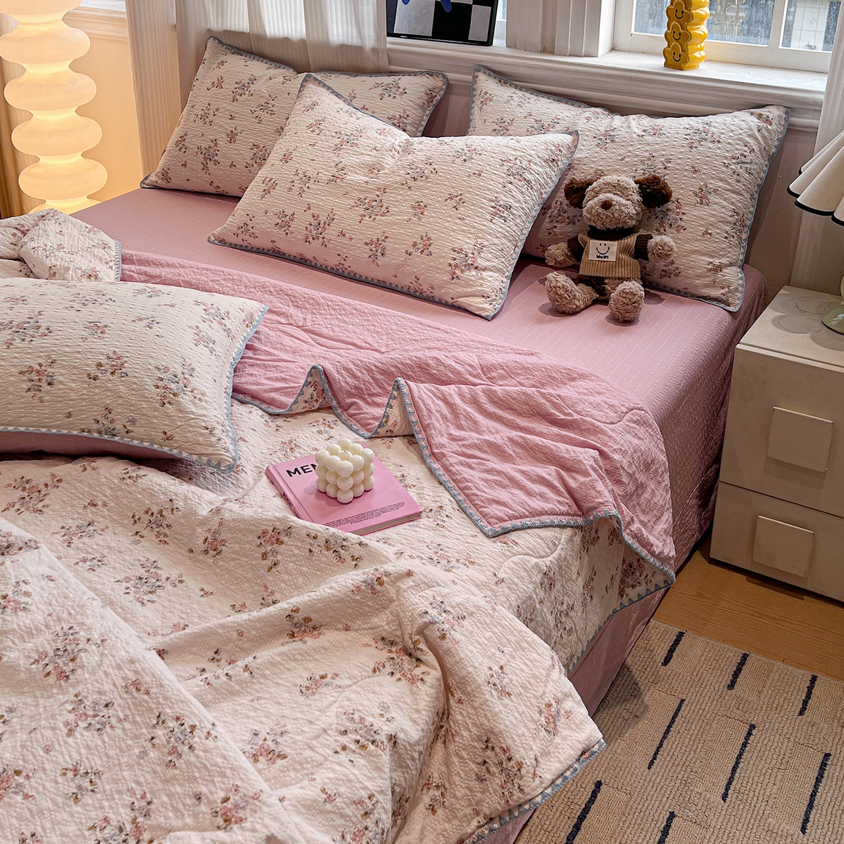 91家纺网 家纺一手货源 找家纺 仟网汇 2026新款三角针贝壳边泡芙纱夏被四件套 三角针夏被-紫花楹