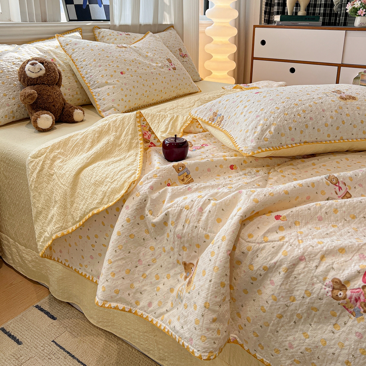 91家纺网 家纺一手货源 找家纺 仟网汇 2026新款三角针贝壳边泡芙纱夏被四件套 三角针夏被-棕熊宝贝