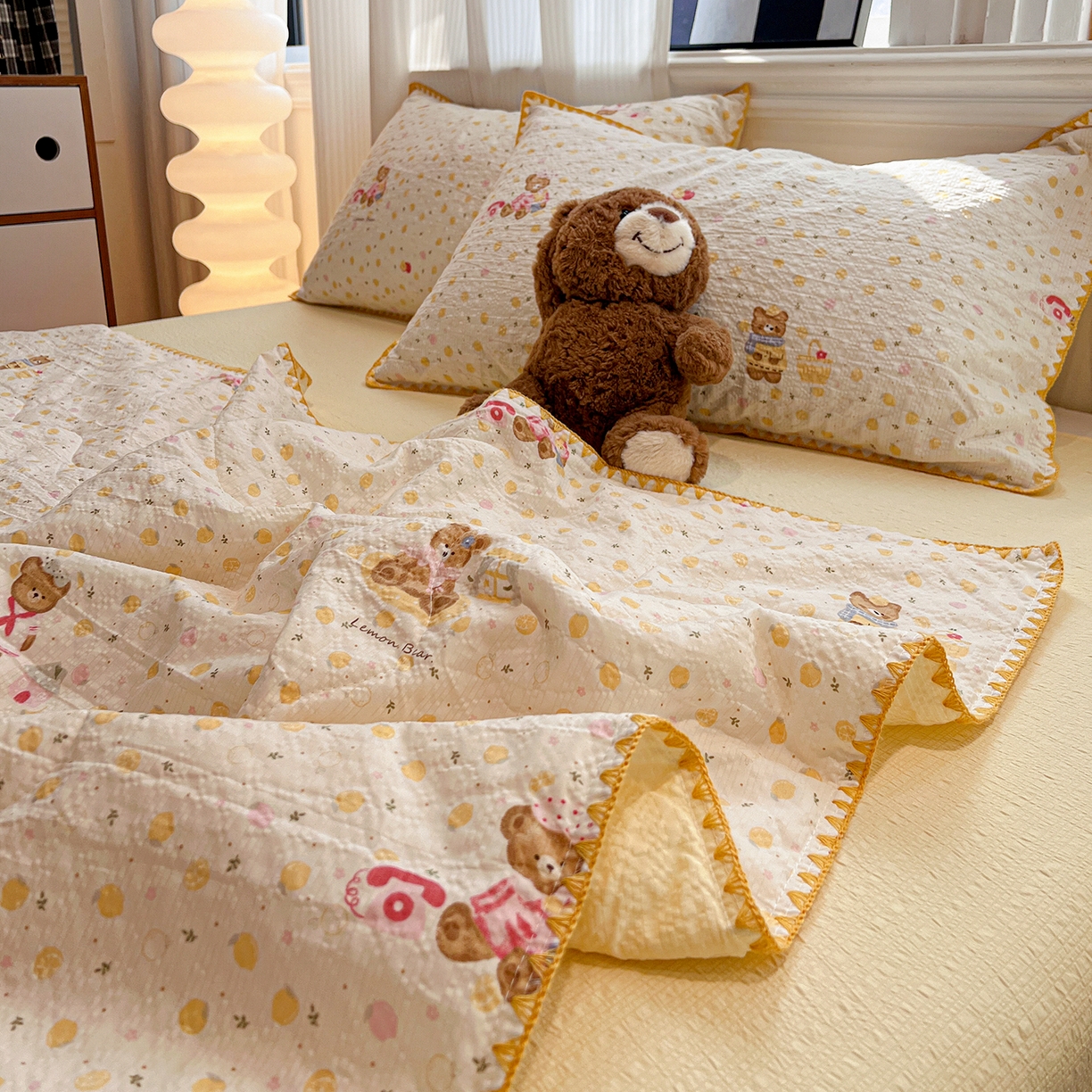 91家纺网 家纺一手货源 找家纺 仟网汇 2026新款三角针贝壳边泡芙纱夏被四件套 三角针夏被-棕熊宝贝