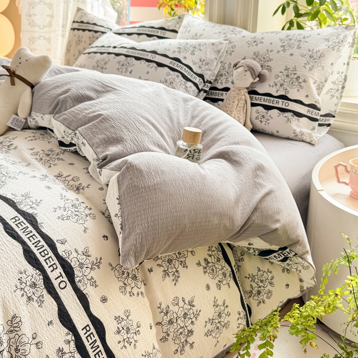 91家纺网 家纺一手货源 找家纺 丝芙妮家居 2026新款皱皱棉双层纱泡芙棉四件套 素描花海