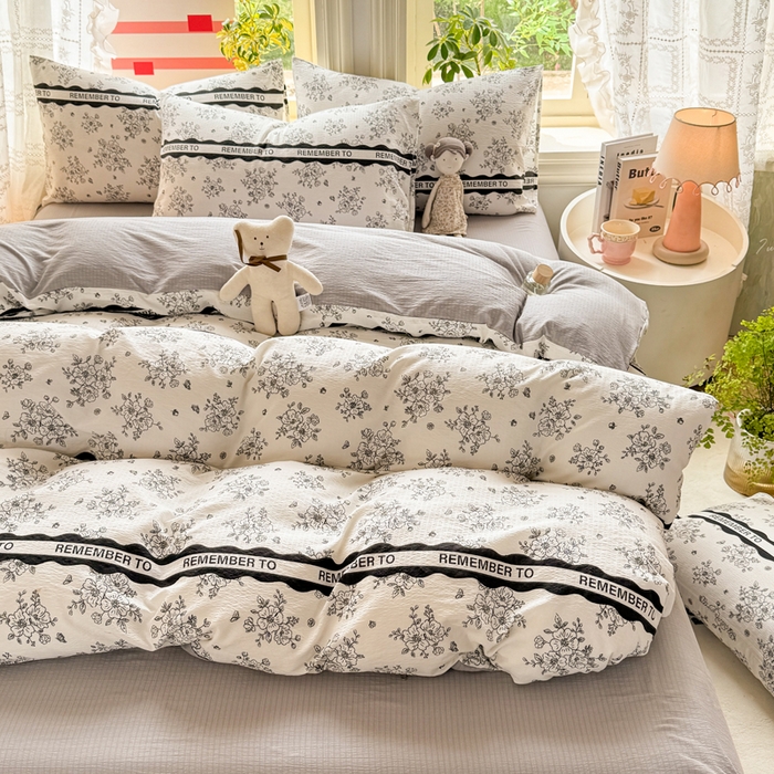 91家纺网 家纺一手货源 找家纺 丝芙妮家居 2026新款皱皱棉双层纱泡芙棉四件套 素描花海