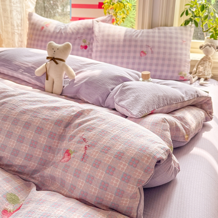 91家纺网 家纺一手货源 找家纺 丝芙妮家居 2026新款皱皱棉双层纱泡芙棉四件套 草莓奶昔