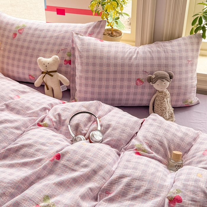 91家纺网 家纺一手货源 找家纺 丝芙妮家居 2026新款皱皱棉双层纱泡芙棉四件套 草莓奶昔