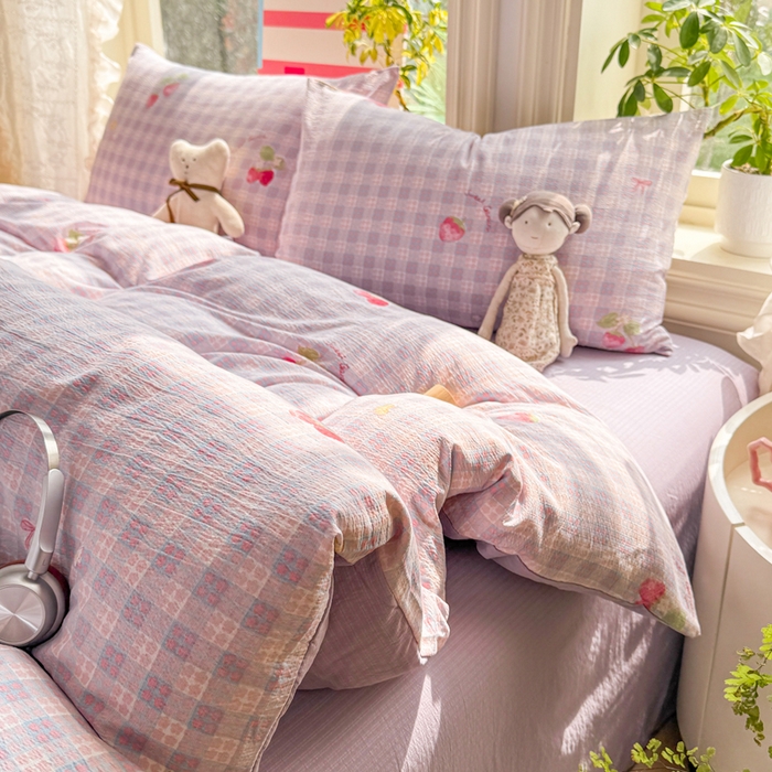 91家纺网 家纺一手货源 找家纺 丝芙妮家居 2026新款皱皱棉双层纱泡芙棉四件套 草莓奶昔