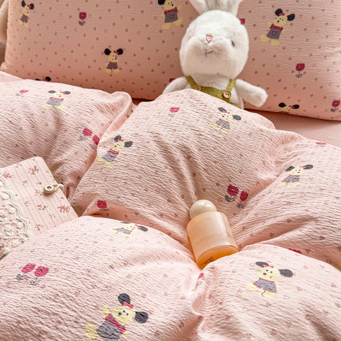 91家纺网 家纺一手货源 找家纺 丝芙妮家居 2026新款皱皱棉双层纱泡芙棉四件套 花枝狗狗