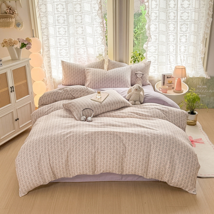 91家纺网 家纺一手货源 找家纺 丝芙妮家居 2026新款皱皱棉双层纱泡芙棉四件套 花清梦