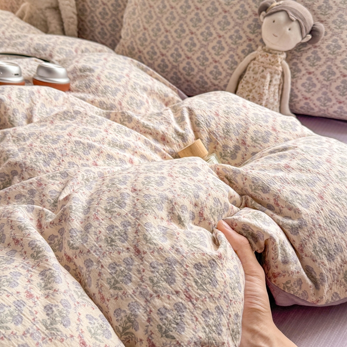 91家纺网 家纺一手货源 找家纺 丝芙妮家居 2026新款皱皱棉双层纱泡芙棉四件套 花清梦