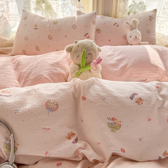 91家纺网 家纺一手货源 找家纺 丝芙妮家居 2026新款皱皱棉双层纱泡芙棉四件套 莓果冰淇淋