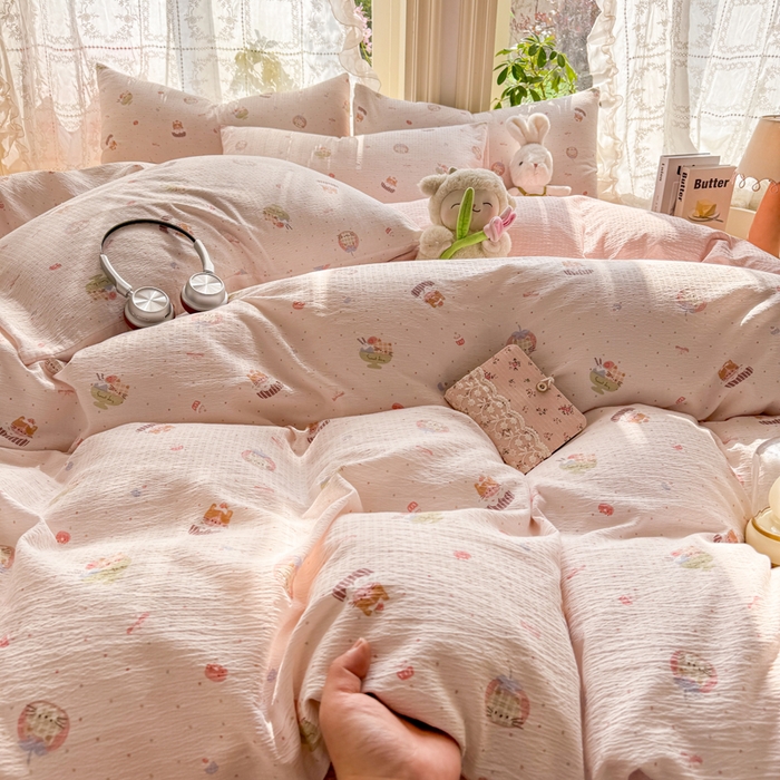 91家纺网 家纺一手货源 找家纺 丝芙妮家居 2026新款皱皱棉双层纱泡芙棉四件套 莓果冰淇淋