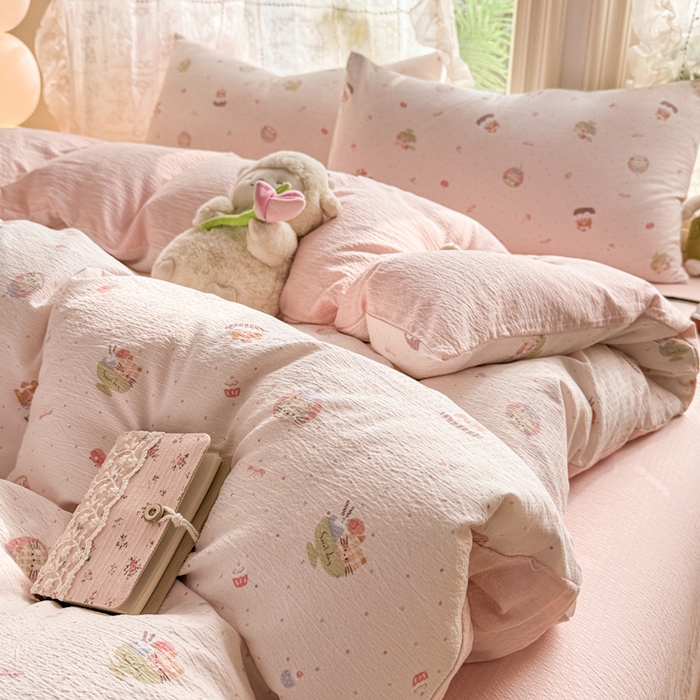 91家纺网 家纺一手货源 找家纺 丝芙妮家居 2026新款皱皱棉双层纱泡芙棉四件套 莓果冰淇淋