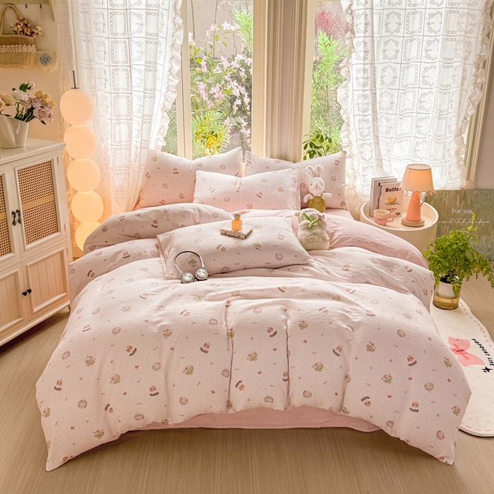 91家纺网 家纺一手货源 找家纺 丝芙妮家居 2026新款皱皱棉双层纱泡芙棉四件套 莓果冰淇淋