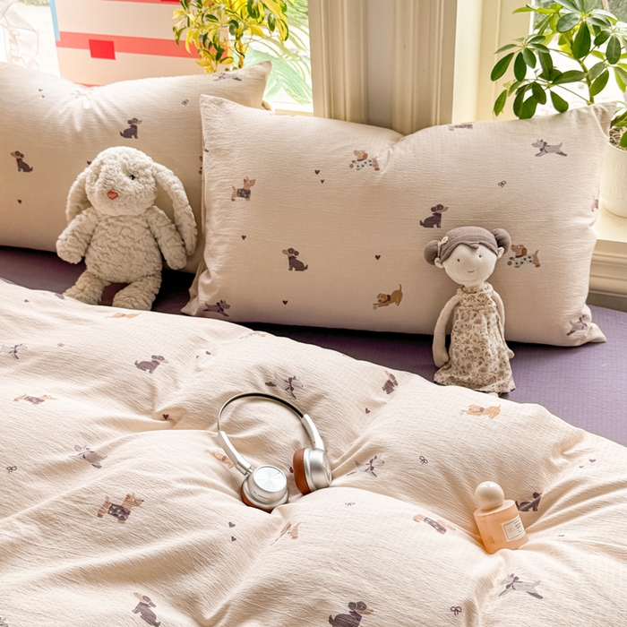 91家纺网 家纺一手货源 找家纺 丝芙妮家居 2026新款皱皱棉双层纱泡芙棉四件套 假日小狗