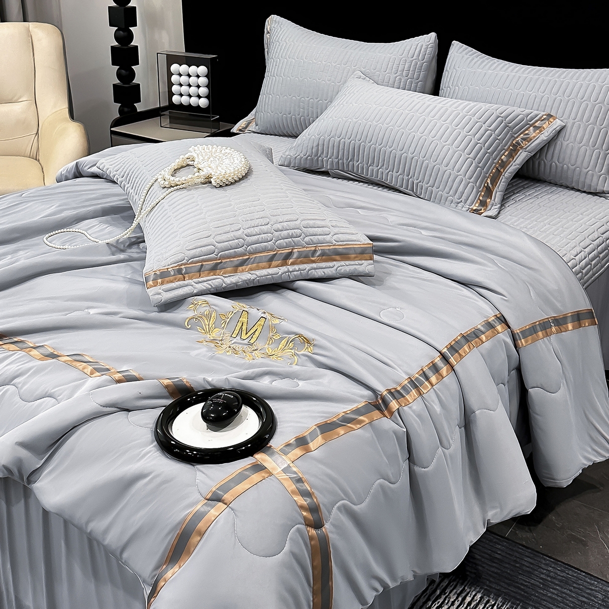 91家纺网 家纺一手货源 找家纺 （总）妮恒美家纺 2026新款凉感丝床盖夏被款绅士系列