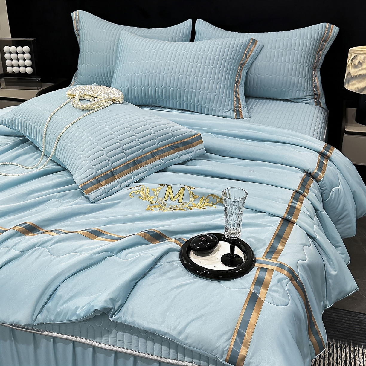 91家纺网 家纺一手货源 找家纺 妮恒美家纺 2026新款凉感丝床盖夏被款绅士系列 绅士海蓝