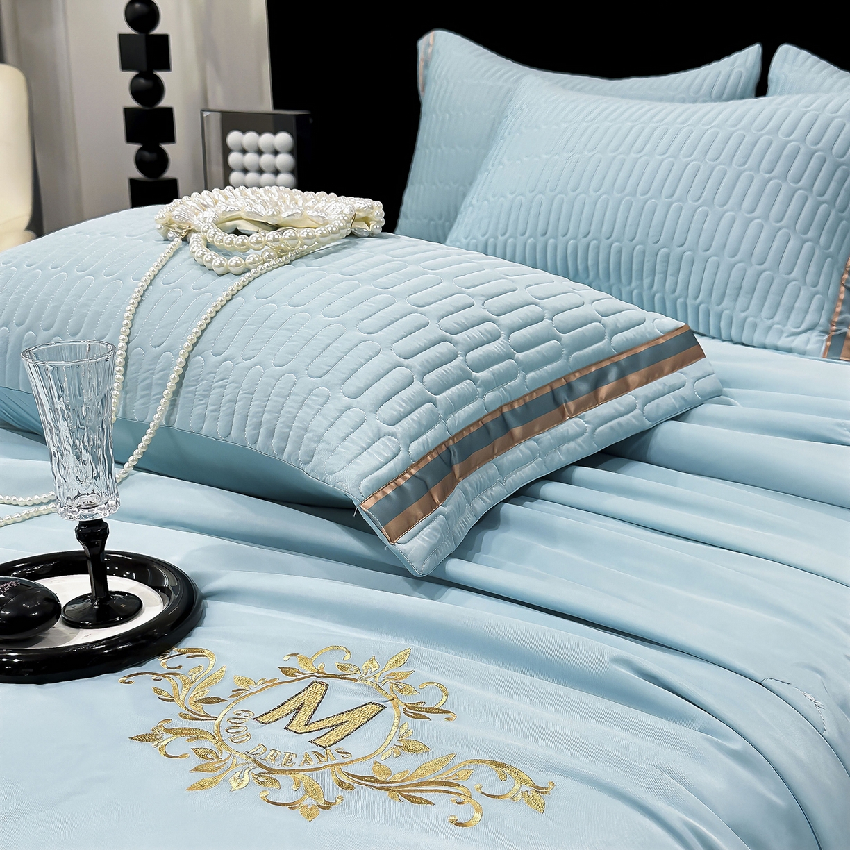 91家纺网 家纺一手货源 找家纺 妮恒美家纺 2026新款凉感丝床盖夏被款绅士系列 绅士海蓝