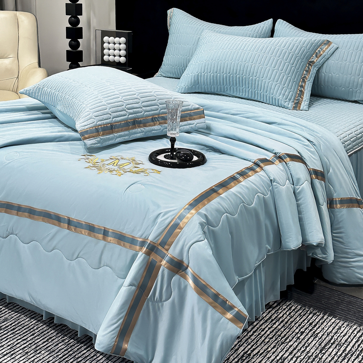 91家纺网 家纺一手货源 找家纺 妮恒美家纺 2026新款凉感丝床盖夏被款绅士系列 绅士海蓝