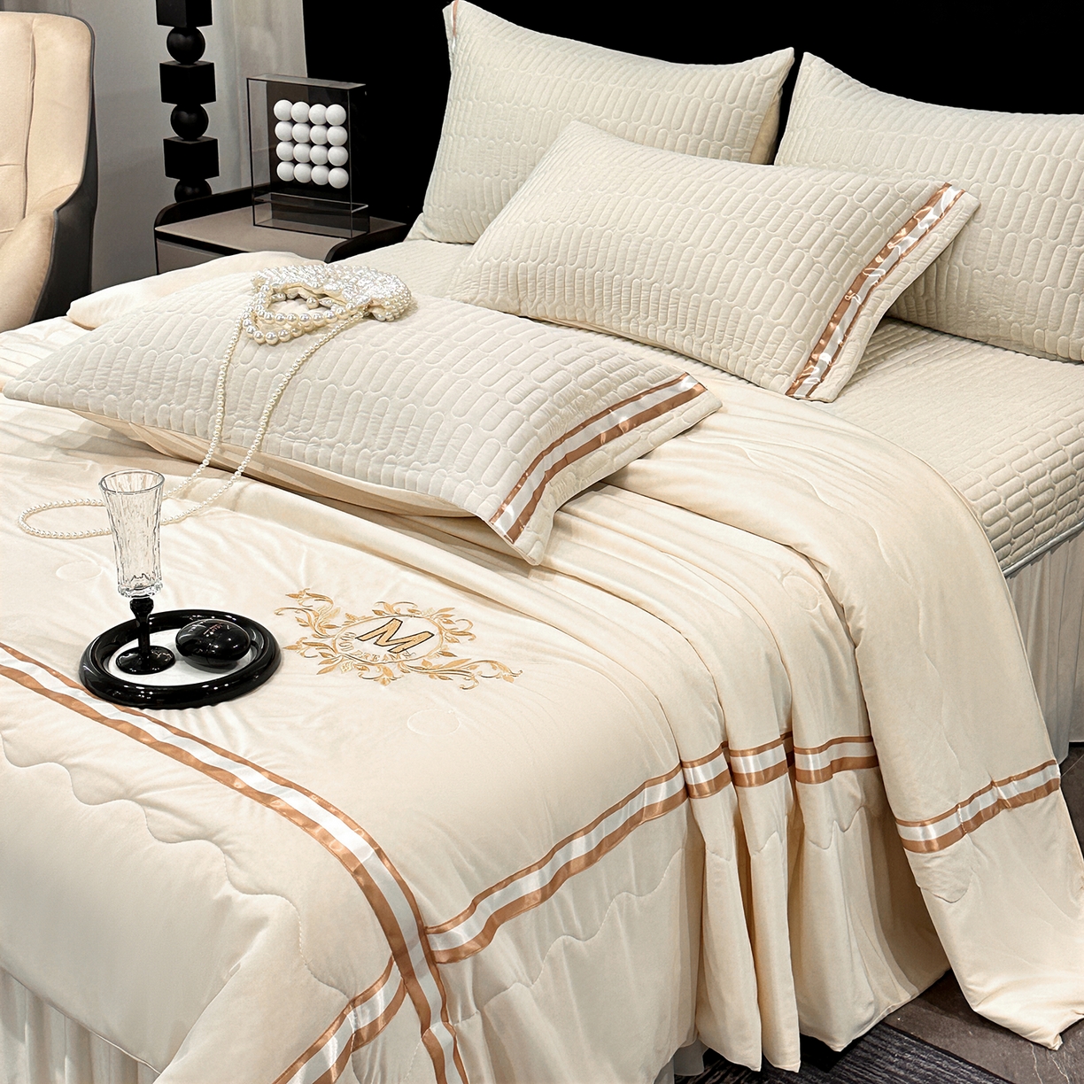 妮恒美家纺 2026新款凉感丝床盖夏被款绅士系列 绅士奶昔白