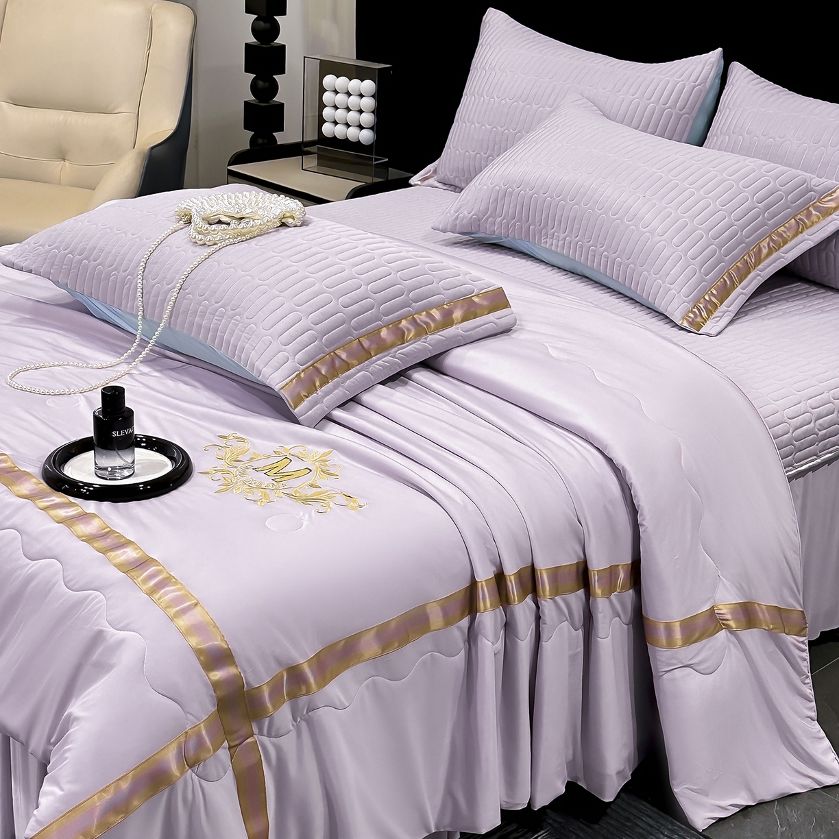 91家纺网 家纺一手货源 找家纺 妮恒美家纺 2026新款凉感丝床盖夏被款绅士系列 绅士浅紫