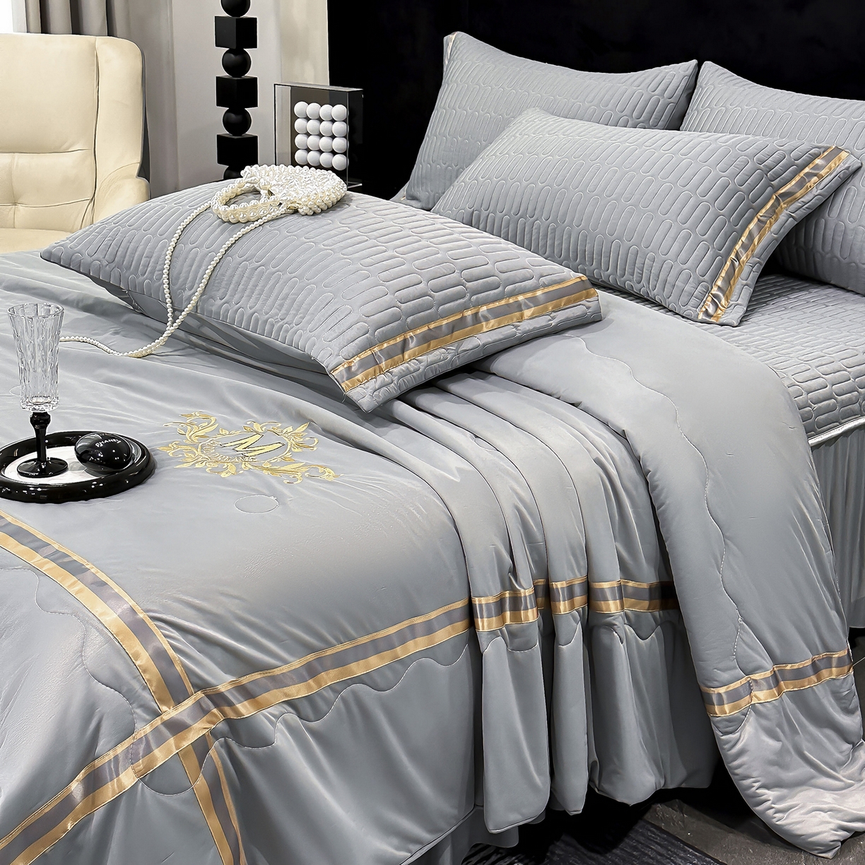 91家纺网 家纺一手货源 找家纺 妮恒美家纺 2026新款凉感丝床盖夏被款绅士系列 绅士深灰