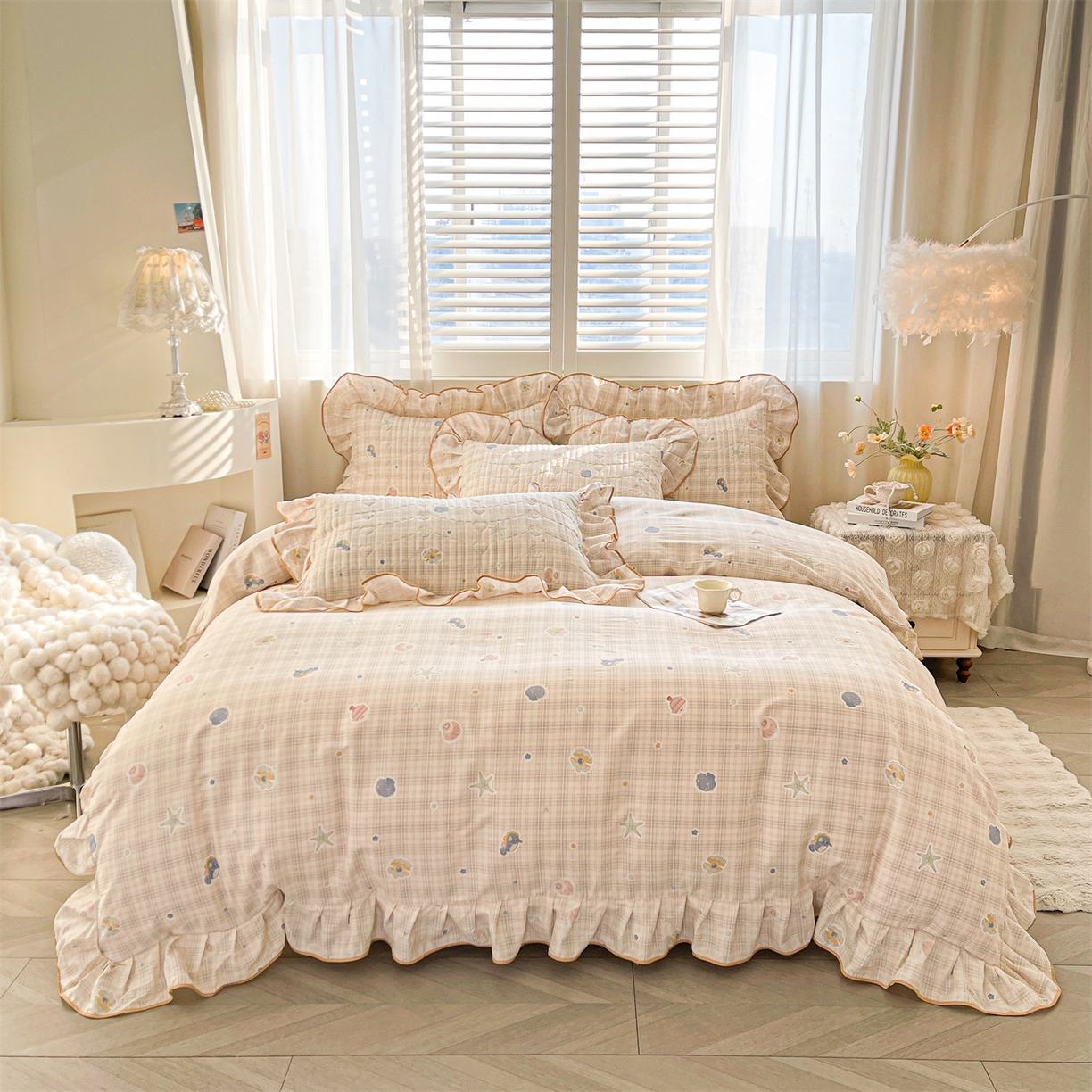 91家纺网 家纺一手货源 找家纺 （总）宜凡家纺 2026新款全棉印花夹棉花边床笠套件②--三件套