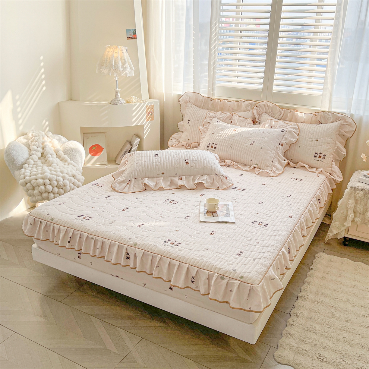 91家纺网 家纺一手货源 找家纺 宜凡家纺 2026新款全棉印花夹棉花边床笠套件②--三件套 森林动物派