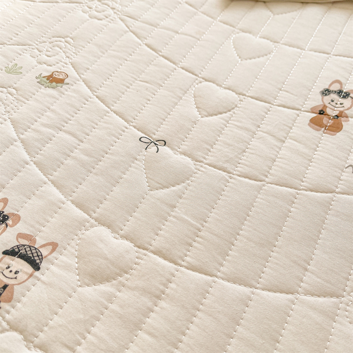 91家纺网 家纺一手货源 找家纺 宜凡家纺 2026新款全棉印花夹棉花边床笠套件②--三件套 森林动物派