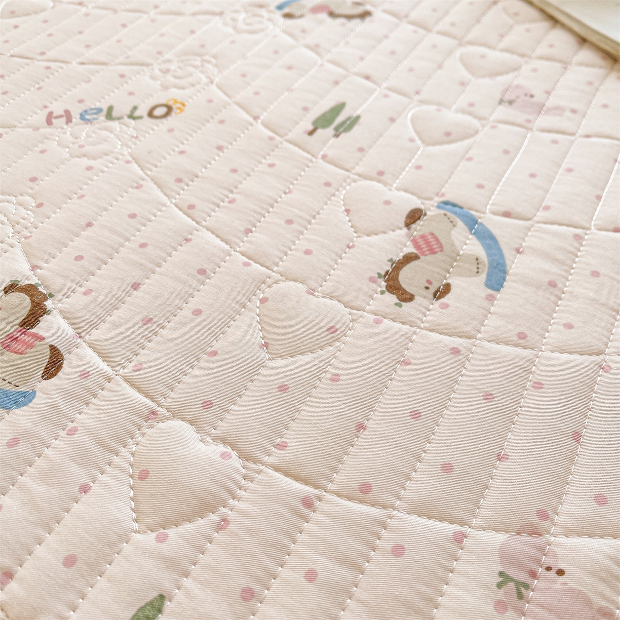 91家纺网 家纺一手货源 找家纺 宜凡家纺 2026新款全棉印花夹棉花边床笠套件②--三件套 摇摇木马