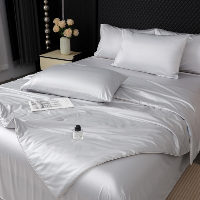 91家纺网 家纺一手货源 找家纺 爱彼家纺 2026夏季新款流锻亲肤水光夏凉被高级感单夏被-可定制蚕丝夏被 银月天丝灰