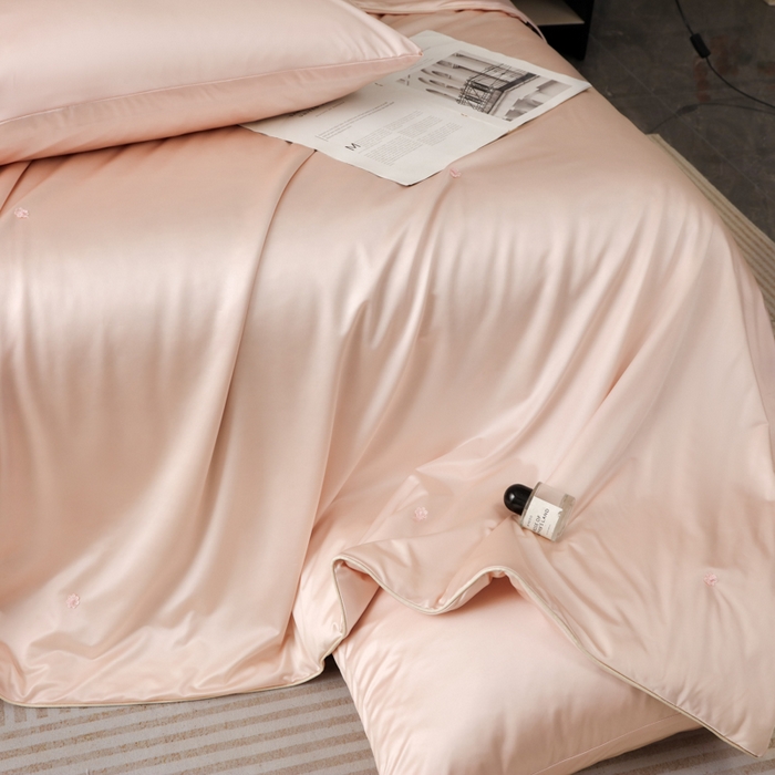 91家纺网 家纺一手货源 找家纺 爱彼家纺 2026夏季新款流锻亲肤水光夏凉被高级感单夏被-可定制蚕丝夏被 莫奈玉粉