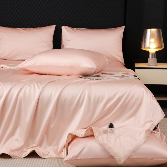 91家纺网 家纺一手货源 找家纺 爱彼家纺 2026夏季新款流锻亲肤水光夏凉被高级感单夏被-可定制蚕丝夏被 莫奈浅粉