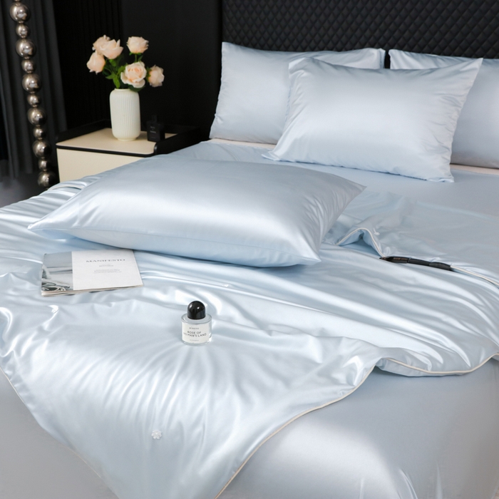 91家纺网 家纺一手货源 找家纺 爱彼家纺 2026夏季新款流锻亲肤水光夏凉被高级感单夏被-可定制蚕丝夏被 奢雅浅蓝