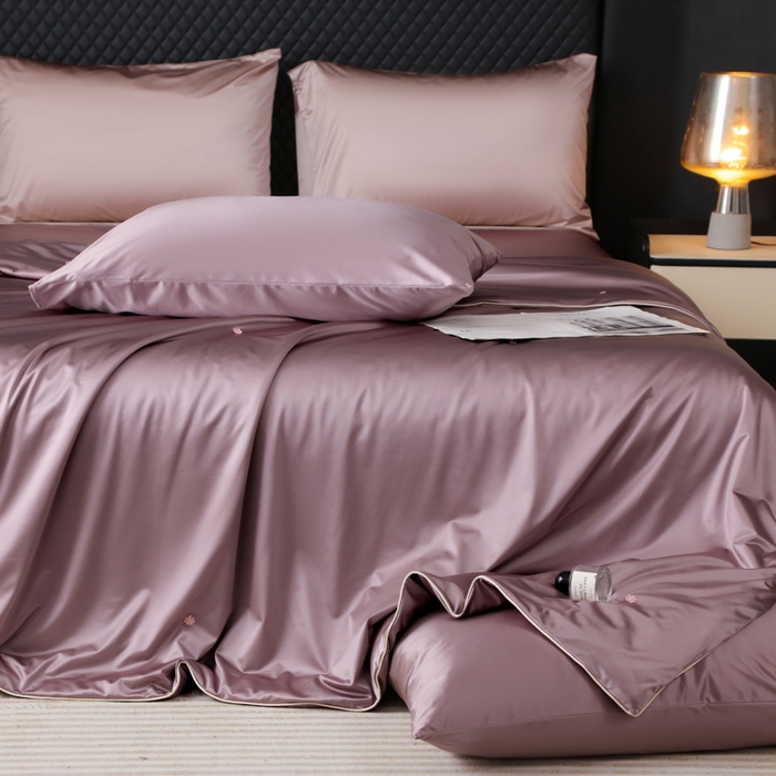 91家纺网 家纺一手货源 找家纺 爱彼家纺 2026夏季新款流锻亲肤水光夏凉被高级感单夏被-可定制蚕丝夏被 云栖烟紫