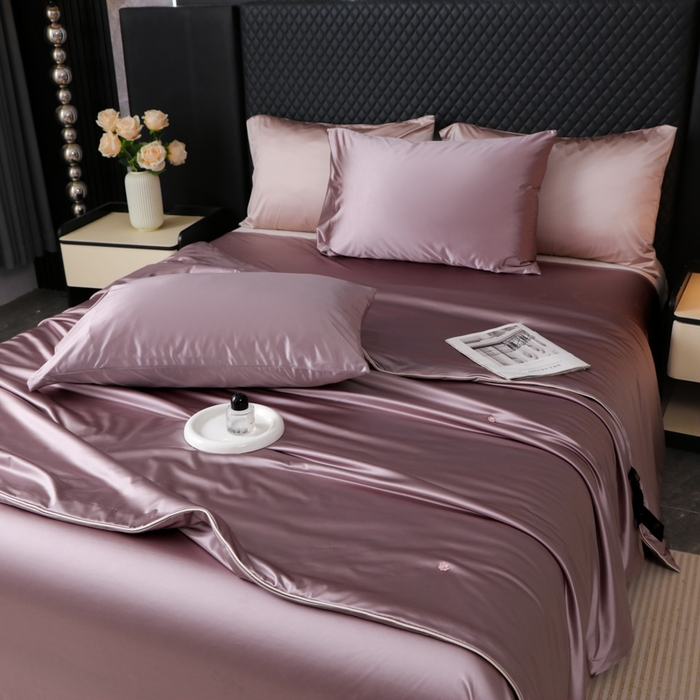 91家纺网 家纺一手货源 找家纺 爱彼家纺 2026夏季新款流锻亲肤水光夏凉被高级感单夏被-可定制蚕丝夏被 云栖烟紫