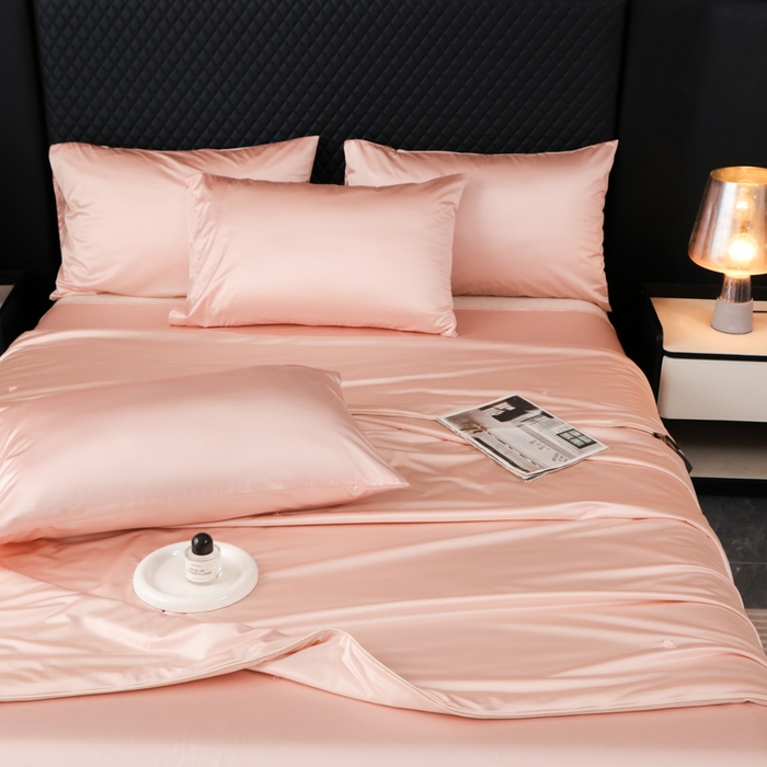 91家纺网 家纺一手货源 找家纺 爱彼家纺 2026夏季新款流锻亲肤水光夏凉被高级感单夏被-可定制蚕丝夏被 莫奈浅粉