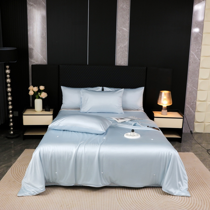 91家纺网 家纺一手货源 找家纺 爱彼家纺 2026夏季新款流锻亲肤水光夏凉被高级感单夏被-可定制蚕丝夏被 奢雅浅蓝